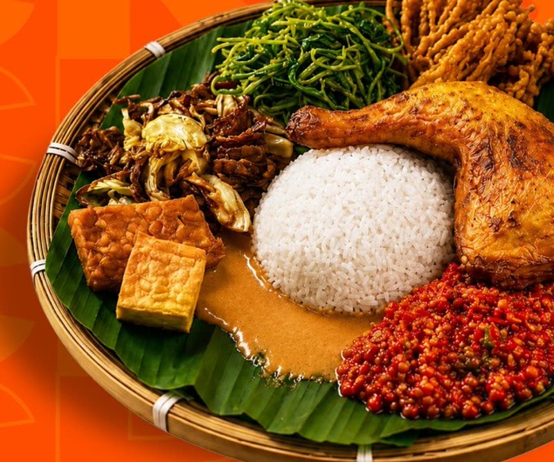 Set Ultimate Ori, ayam gepuk original with rice, sambal and sides